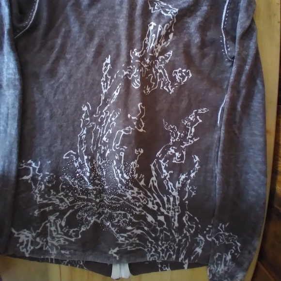 Sweater with hood - Picture 8 of 14